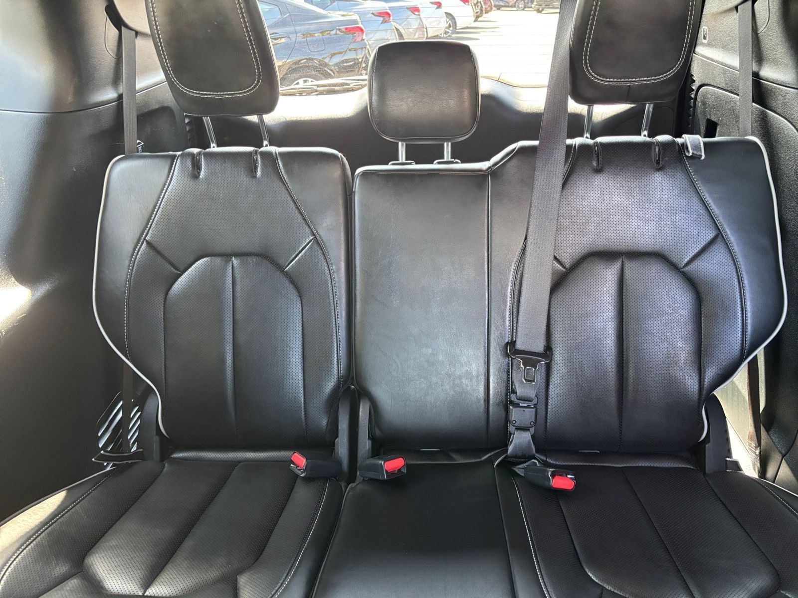 Used 2025 Chrysler Pacifica Limited FWD image 32