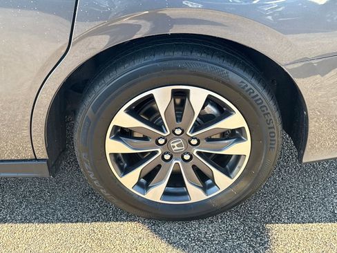 Used 2024 Honda Odyssey EX-L image 37