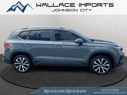 Used 2023 Volkswagen Taos SE FWD image 6