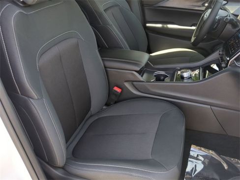 Used 2025 Jeep Grand Cherokee Laredo X w/ Luxury Tech Group I image 30