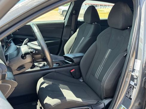 Used 2025 Hyundai Elantra Sport FWD image 11