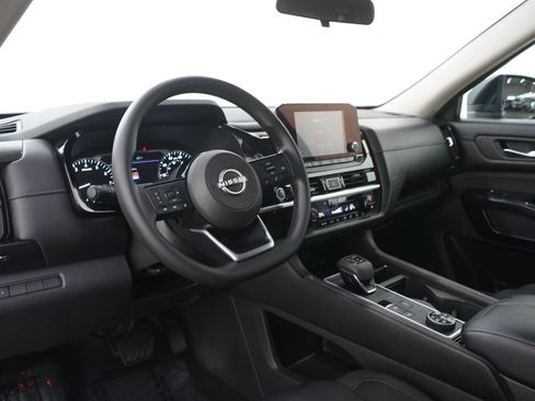 Used 2022 Nissan Pathfinder S AWD/4WD image 25