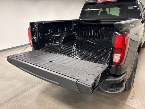 New 2026 GMC Sierra 1500 Elevation image 17
