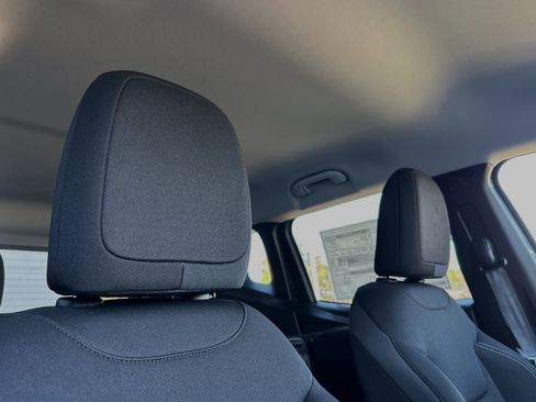 New 2023 Jeep Renegade Latitude w/ Premium Group image 14