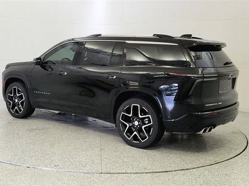 Used 2025 Chevrolet Traverse High Country AWD/4WD image 5