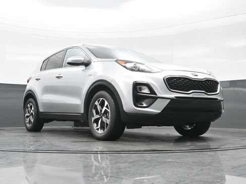 Used 2022 Kia Sportage LX image 25