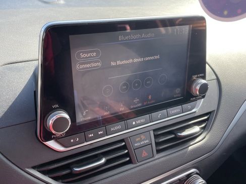 Used 2021 Nissan Altima 2.5 SV image 4