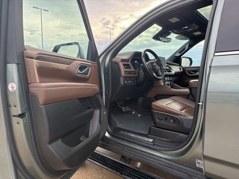 Certified 2024 Chevrolet Suburban High Country w/ Advanced Technology Package AWD/4WD image 11
