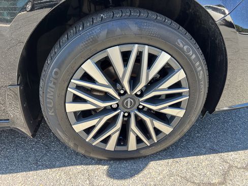 Used 2024 Nissan Altima 2.5 SV w/ SV Premium Package image 8