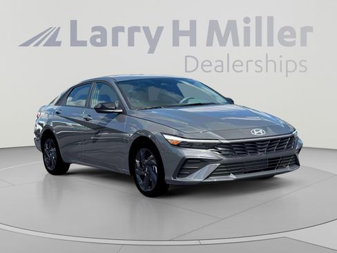 New 2026 Hyundai Elantra SEL Sport FWD image 11