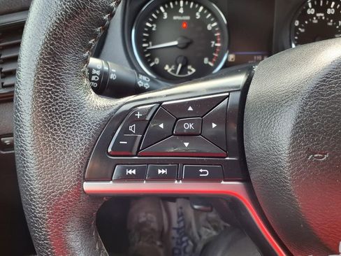 Used 2020 Nissan Rogue SL image 14