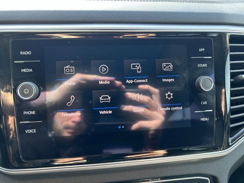 Used 2018 Volkswagen Atlas SEL image 12