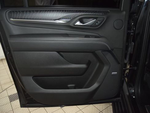 Used 2024 GMC Yukon XL Denali AWD/4WD image 47