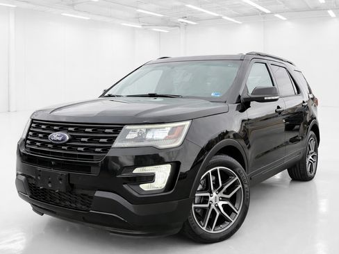 Used 2017 Ford Explorer Sport w/ Equipment Group 401A AWD/4WD image 1