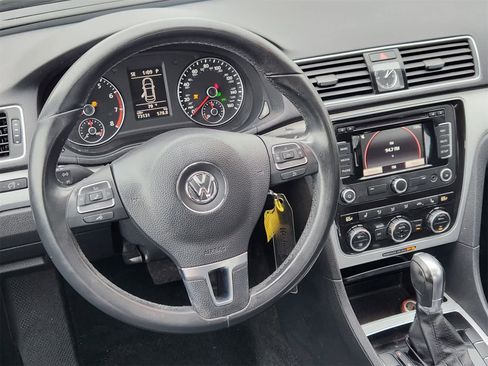 Used 2012 Volkswagen Passat 2.5 SE image 24