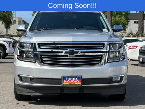 Used 2019 Chevrolet Suburban Premier RWD image 9
