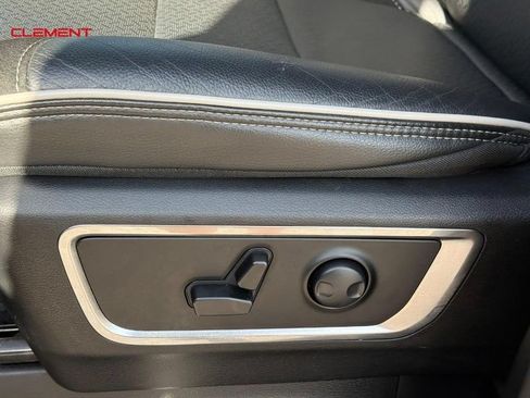 Used 2025 RAM 1500 Laramie AWD/4WD image 23