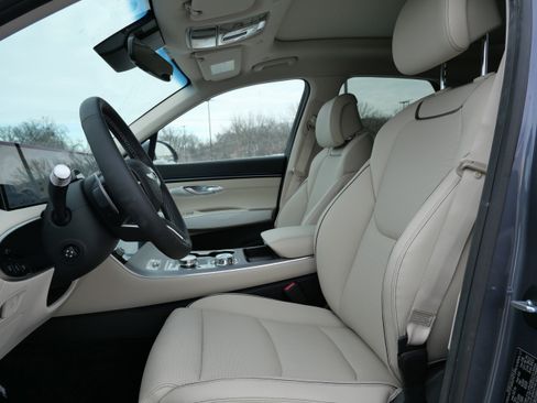 New 2026 Genesis GV70 2.5T Advanced image 3