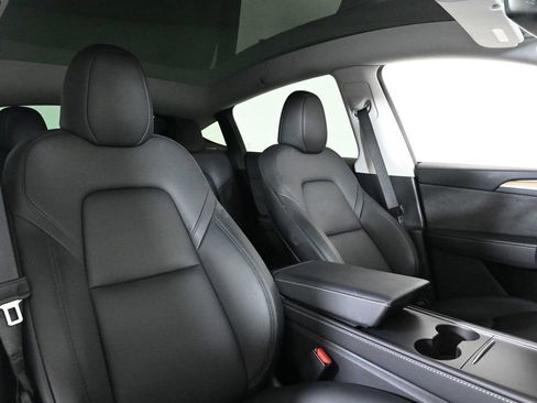 Used 2024 Tesla Model Y Long Range image 15