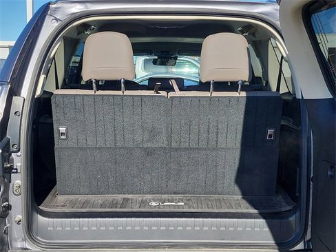 Used 2021 Lexus GX 460 Premium image 6