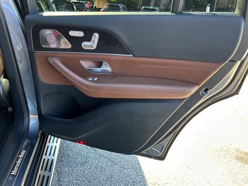 Certified 2025 Mercedes-Benz GLS 450 4MATIC image 47