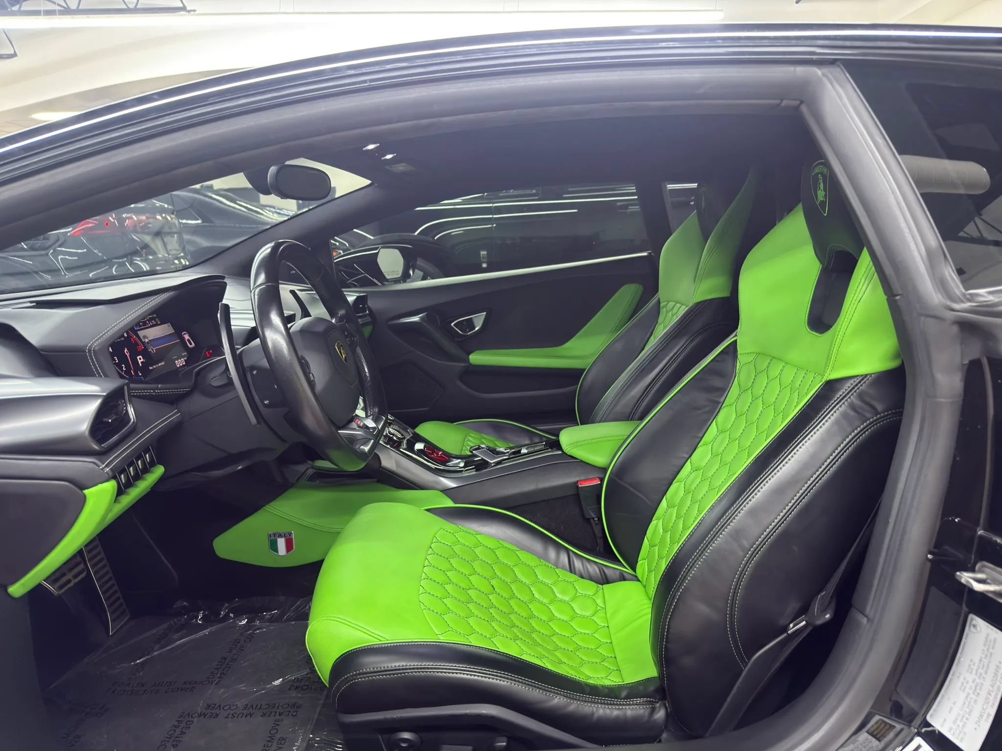 Used 2015 Lamborghini Huracan LP 610-4 AWD/4WD image 22