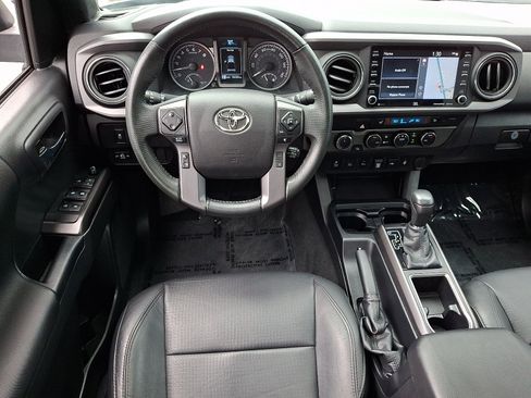 Used 2022 Toyota Tacoma TRD Sport w/ TRD Premium Sport Package AWD/4WD image 12
