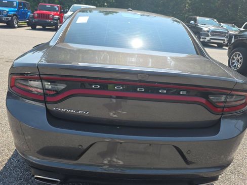 Used 2020 Dodge Charger SXT w/ Leather Interior Group RWD image 4
