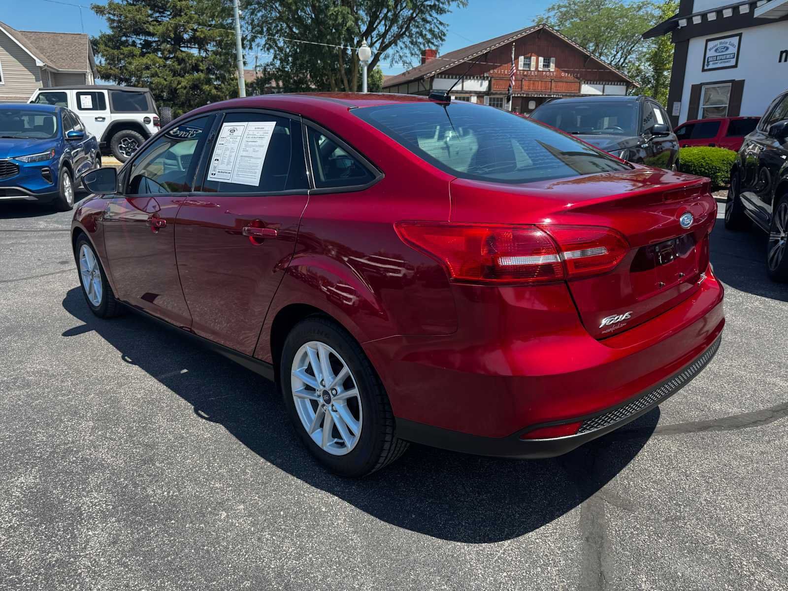 Used 2016 Ford Focus SE w/ SE Power Seat Package FWD image 5