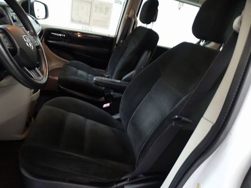 Used 2016 Dodge Grand Caravan American Value Package image 2