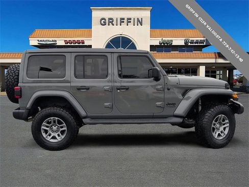 Used 2021 Jeep Wrangler Unlimited Sahara image 3