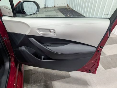Used 2025 Toyota Corolla LE image 26