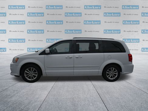 Used 2016 Dodge Grand Caravan SXT image 10