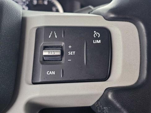 Used 2023 Land Rover Defender 110 image 28