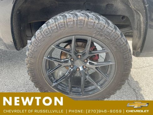 Used 2019 Chevrolet Silverado 1500 LT Trail Boss AWD/4WD image 18