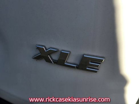 Used 2021 Toyota RAV4 XLE FWD image 5