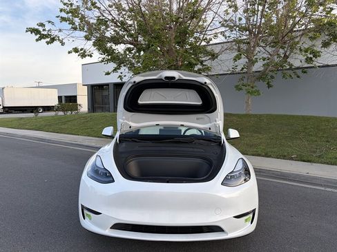 Used 2023 Tesla Model Y Performance AWD/4WD image 30