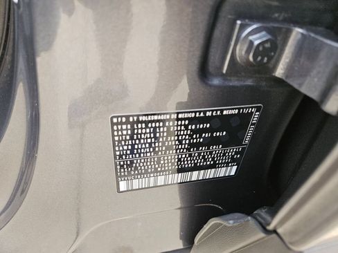 Used 2025 Volkswagen Taos SE AWD/4WD image 28