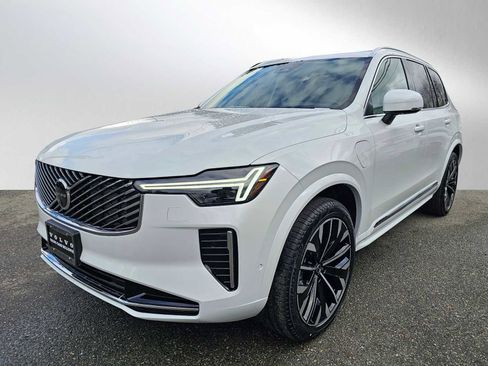 New 2026 Volvo XC90 T8 Ultra w/ Protection Package Premier AWD/4WD image 7