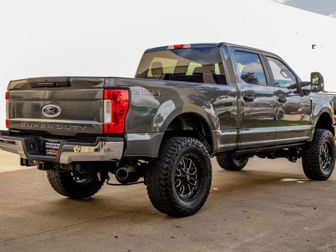 Used 2019 Ford F250 XL w/ STX Appearance Package image 9