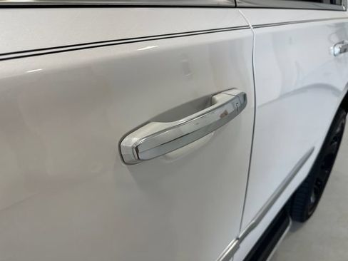 Used 2019 Cadillac Escalade Luxury AWD/4WD image 8