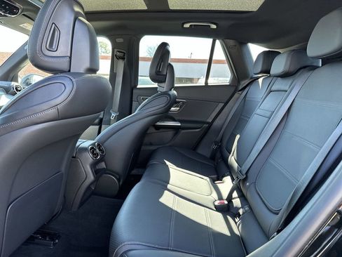 Used 2024 Mercedes-Benz GLC 300 4MATIC image 20