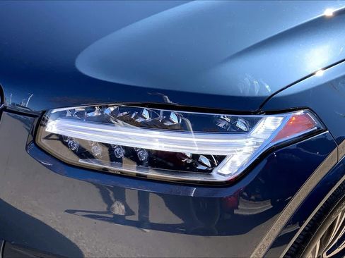 Used 2022 Volvo XC90 T6 Momentum w/ Advanced Package image 28