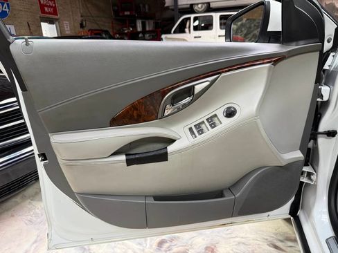 Used 2012 Buick LaCrosse Premium FWD image 28