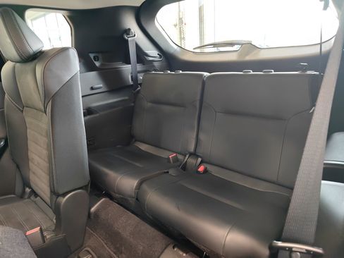 Used 2025 Mitsubishi Outlander SE image 17