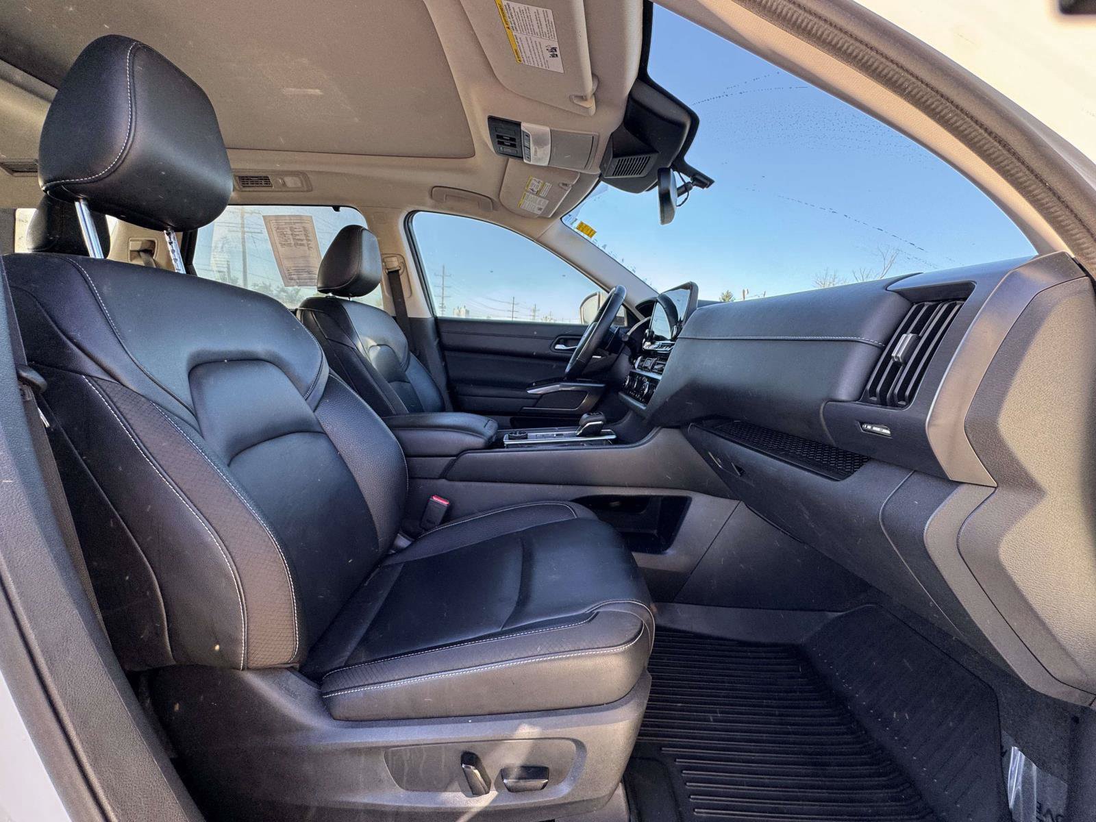 Used 2022 Nissan Pathfinder SL w/ SL Premium Package AWD/4WD image 9