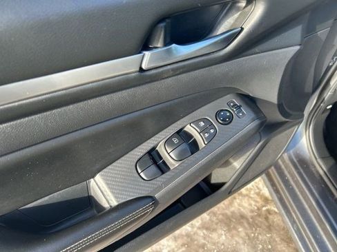 Used 2022 Nissan Altima 2.5 SV image 13