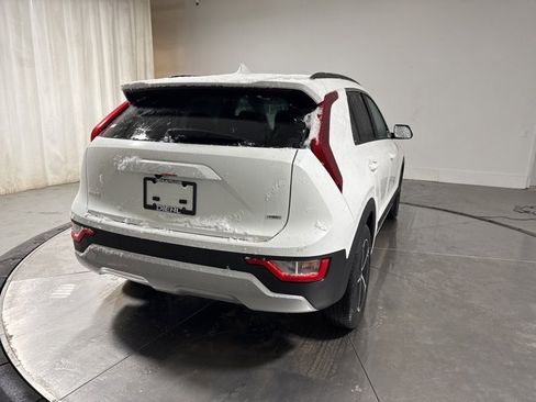 New 2025 Kia Niro LX image 7