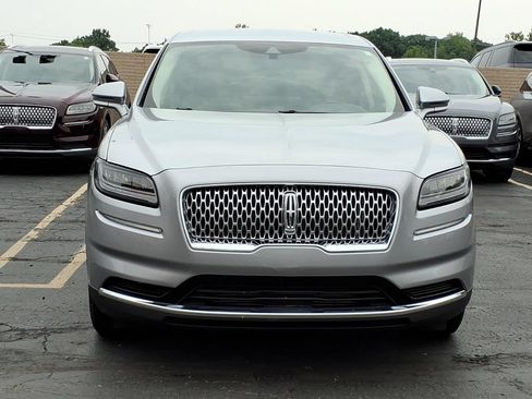 Used 2023 Lincoln Nautilus AWD image 2