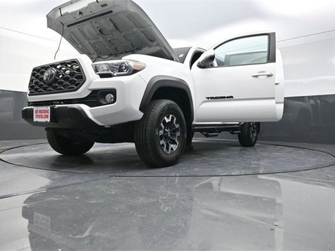 Used 2020 Toyota Tacoma TRD Off-Road image 37
